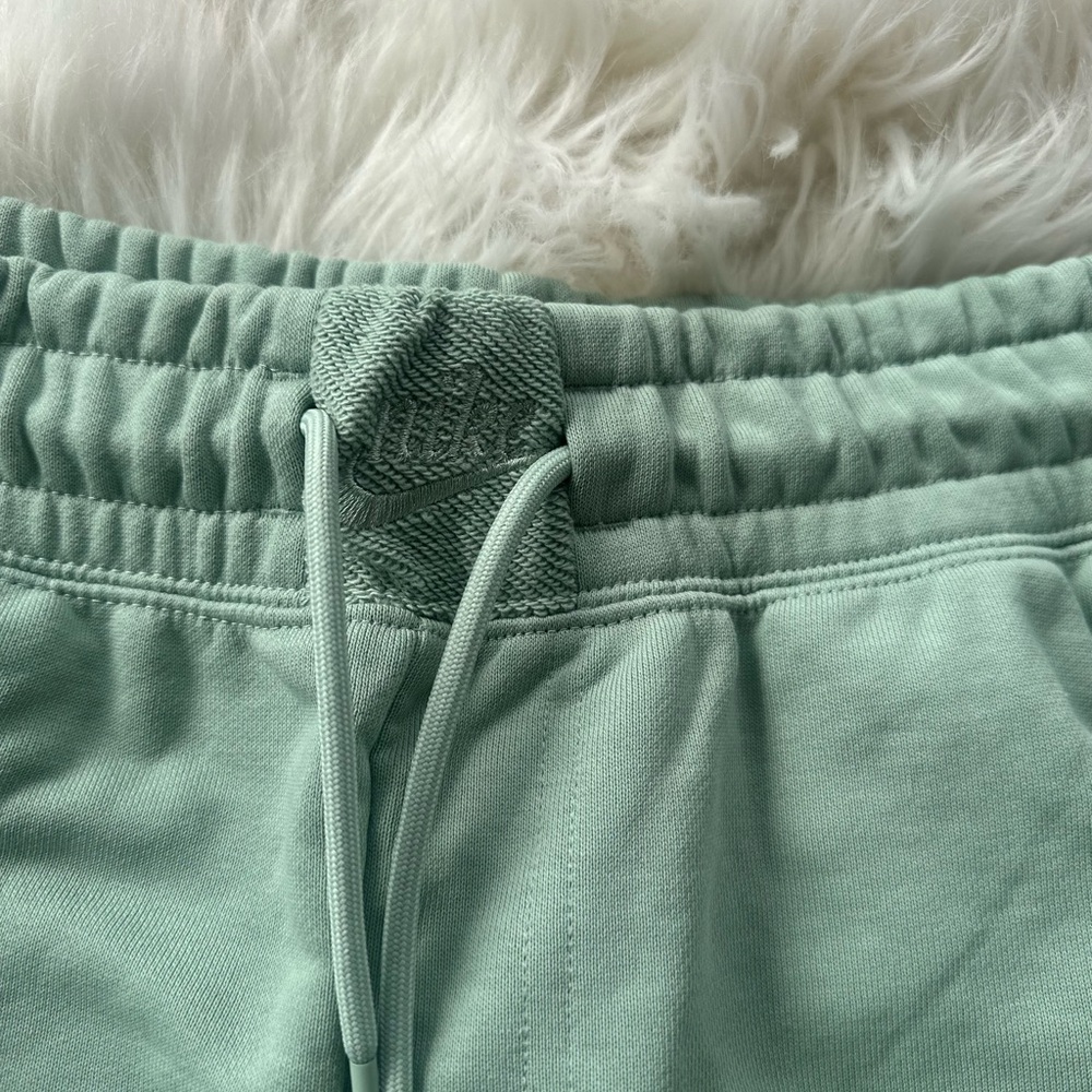 Nike Women's Sportswear High waisted Essential French Terry Shorts Dusty Green - Picture 6 of 10